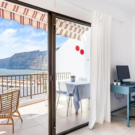 Apartment Quiet And Cozy Workation Place Near The Town Center With Cliffs And Ocean View