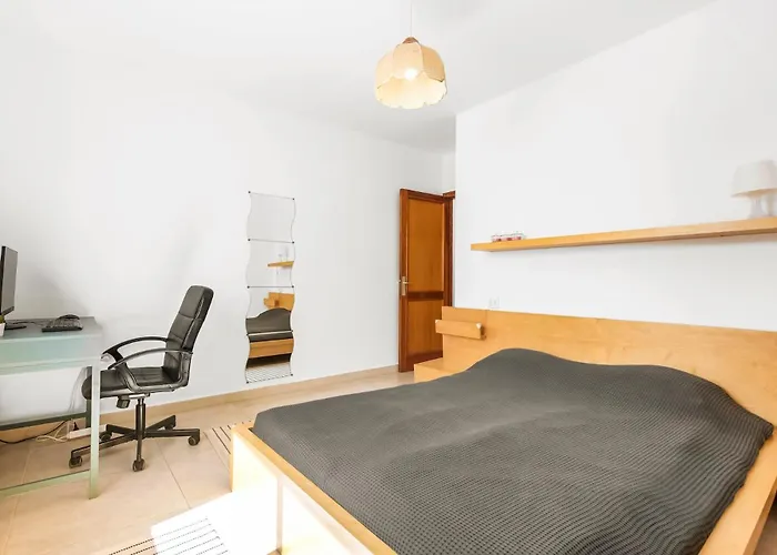 Quiet And Cozy Workation Place Near The Town Center With Cliffs And Ocean View
