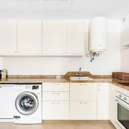 Quiet And Cozy Workation Place Near The Town Center With Cliffs And Ocean View